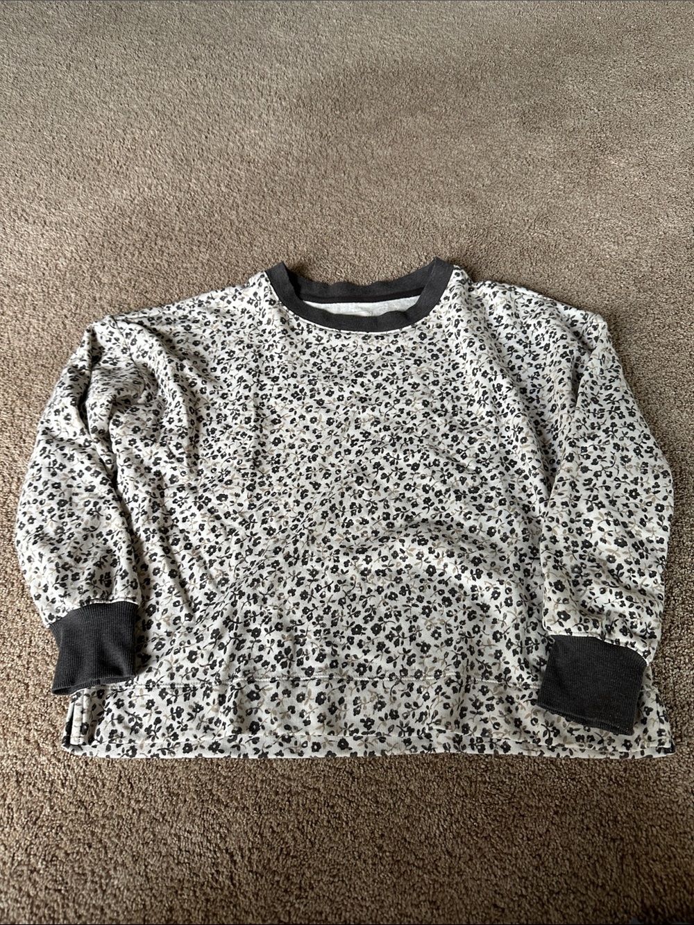 Lou & Grey Cream and Black Floral Print Sweatshirt